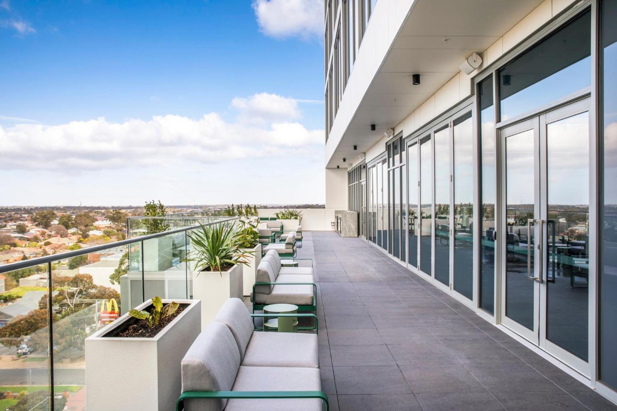 Holiday Inn Werribee By Ihg Екстериор снимка